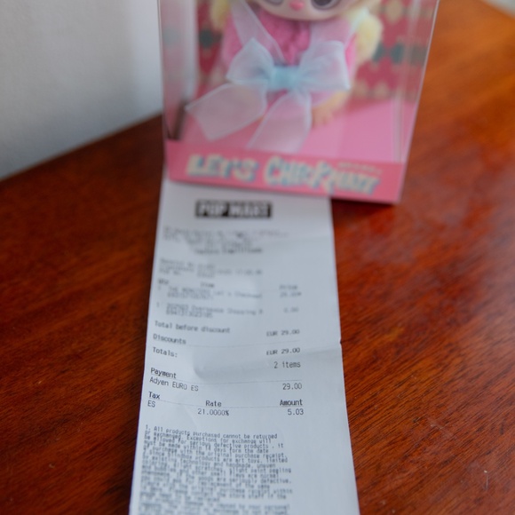 Pop Mart the Monsters LABUBU Authentic Let's Checkmate Queen *SEALED* Receipt - Picture 6 of 7
